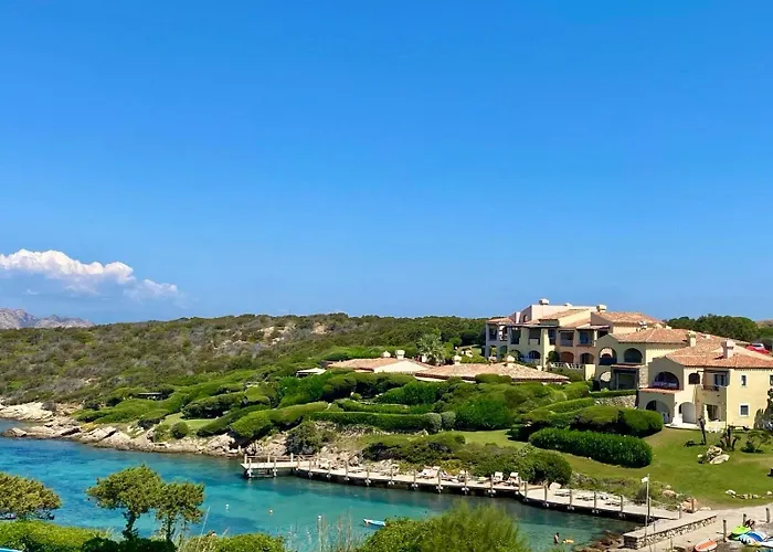 Rea Beachfront - Giardino & Privata - By Coral Apartman Porto Cervo