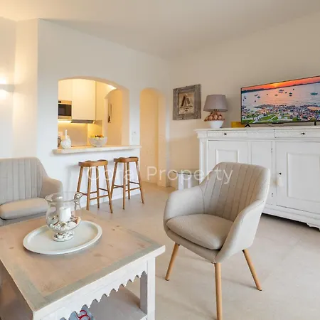 Rea Beachfront - Giardino & Privata Apartment Porto Cervo