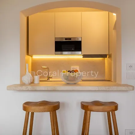 Rea Beachfront - Giardino & Privata - By Coral Apartamento