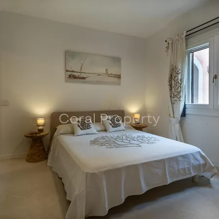 Rea Beachfront - Giardino & Privata - By Coral