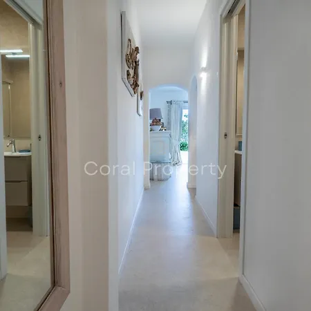 Apartamento Rea Beachfront - Giardino & Privata - By Coral